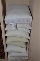 LOT OF ASSORTED BED PILLOWS