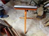 Pedestal orange metal wood roller - adjustable