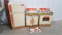 Set of 3 play kitchen items
