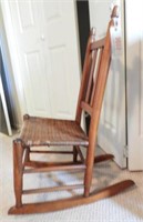 Primitive Splint seat spindle back antique