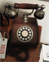 Vintage style dial telephone