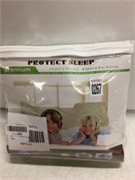 MATTRESS PROTECTOR, TWIN