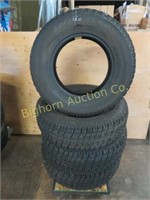 Studded Tires Arctic Claw 225/75 R 16 4pc lot