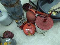 Fuel cans & oil pump