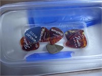 Guitar picks (some Fender)