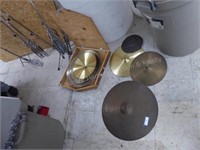 Drum cymbals & stands