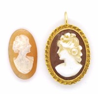 Gold and carved cameo pendant