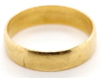 Gold wedding band