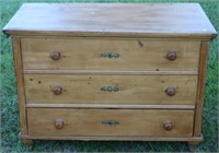 19TH C REFINISHED PINE LIFT TOP 1 DRAWER BLANKET