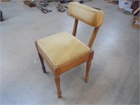Vintage cusion seat chair