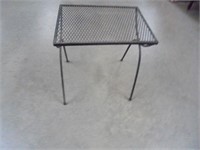 Metal patio end table