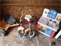 2 little tricycles & little tikes kitchenette (sm)