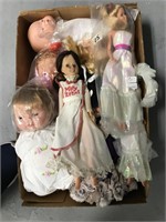 Box of dolls        (h 89)