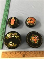Lot of 4 Round Russian boxes        (h 89)