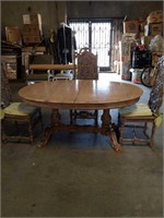 Carved leg oval antique dining table