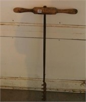 Primitive Auger with Handle