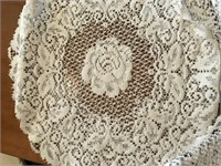 8 LACE DOILIES 1 RUNNER