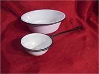 Enamel pan and ladle