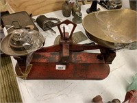 RED SET OF SCALES & WEIGHTS