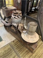 SMALL VINTAGE BOAT POT ENGINE FOR CRAYFISH