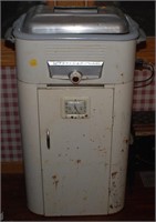 VINTAGE WESTINGHOUSE ROASTER OVEN