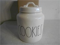 Brand new Rae Dunn "cookies" jar