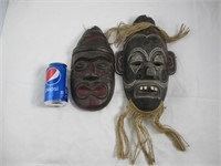 Lot de 2 masques en bois exotique