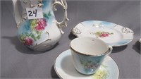 UM RS Prussia childs teapot and plates-florals