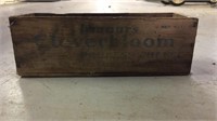 Vintage Armours cloverboom wooden box