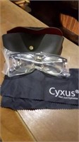 Retro men's glasses. CYXUS