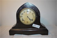 Mantle clock in Mahogany case