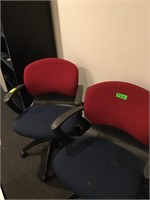 TWO OFFICE CHAIRS 2 X $