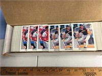 Box of Leaf baseball cards        (700)