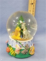 Snow globe  Lady and the Tramp 6"         (l 145)