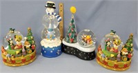 Lot of 4 Christmas themed snow globes, Winnie the