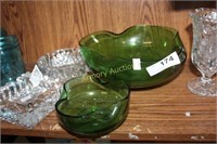 MID-CENTURY GREEN GLASS SERVING BOWLS