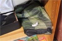 CAMOUFLAGE OSQUITO DOORWAY NET - KEEPS BUGS OUT