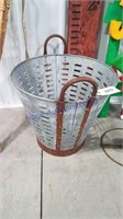 Olive basket w/ handles
