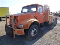 2001 International 4900 S/A Tow Truck