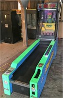 "Dunk N' Alien" Skee Ball Machine
