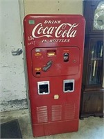 Vintage Coca-Cola Vending machine, model VMC 72,