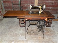 Old Singer Sewing Machine - No Drawers
