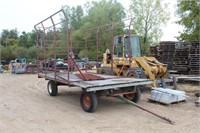 Square Bale Hay Wagon on John Deere 1064 Running G