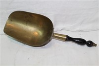 Antique brass scoop 16"