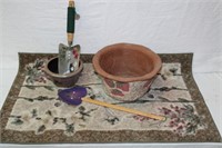 Flower pot, tole decorated trowel, area mat, etc