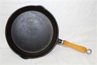 Findlay cast iron fry pan 11"