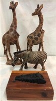 3 Wooden African Animal Statues & Jewelry Box Y14B