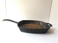 Lodge Cast Iron Grooved Skillet