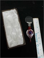 Decorative magnifying glass with glass colorful