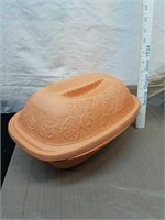 Romertopf terracotta baking dish with lid